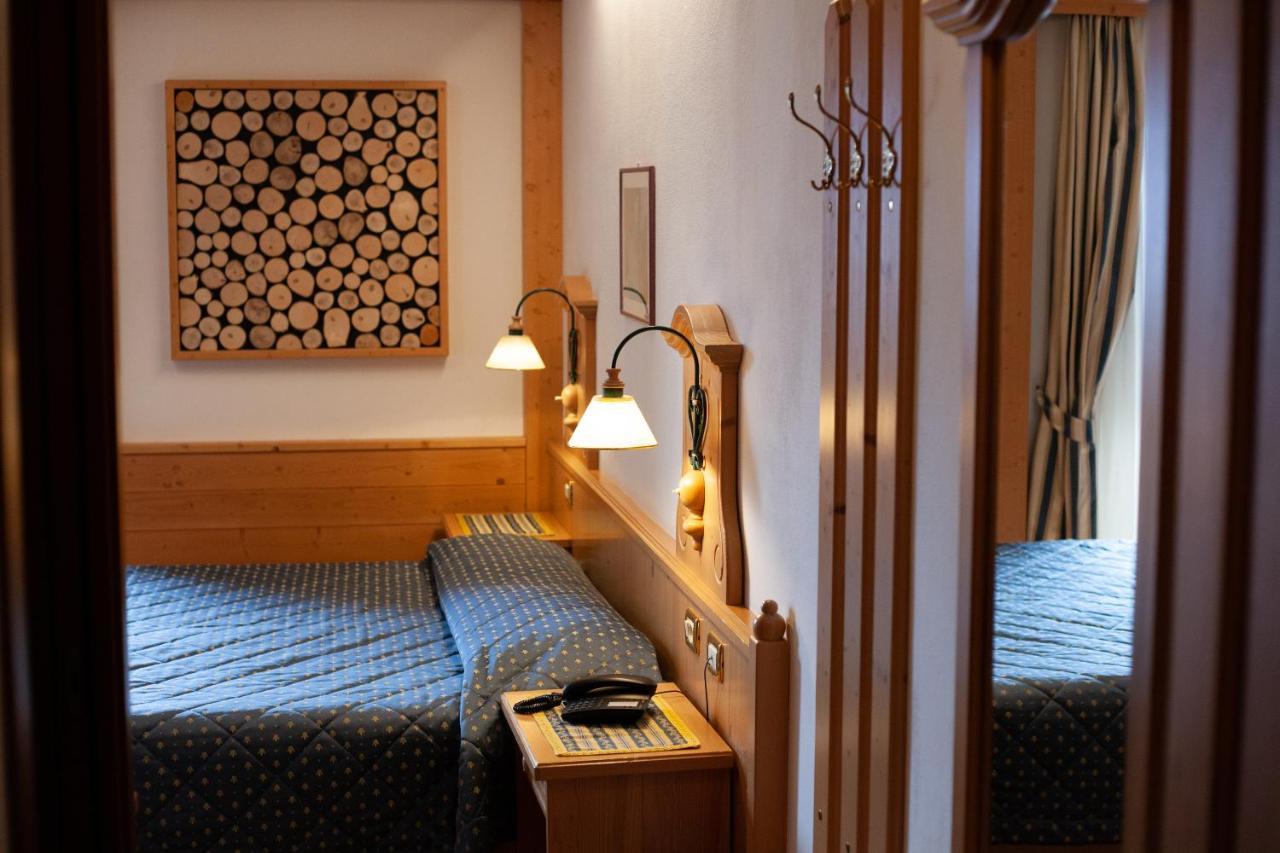 פרום Hotel Posta מראה חיצוני תמונה