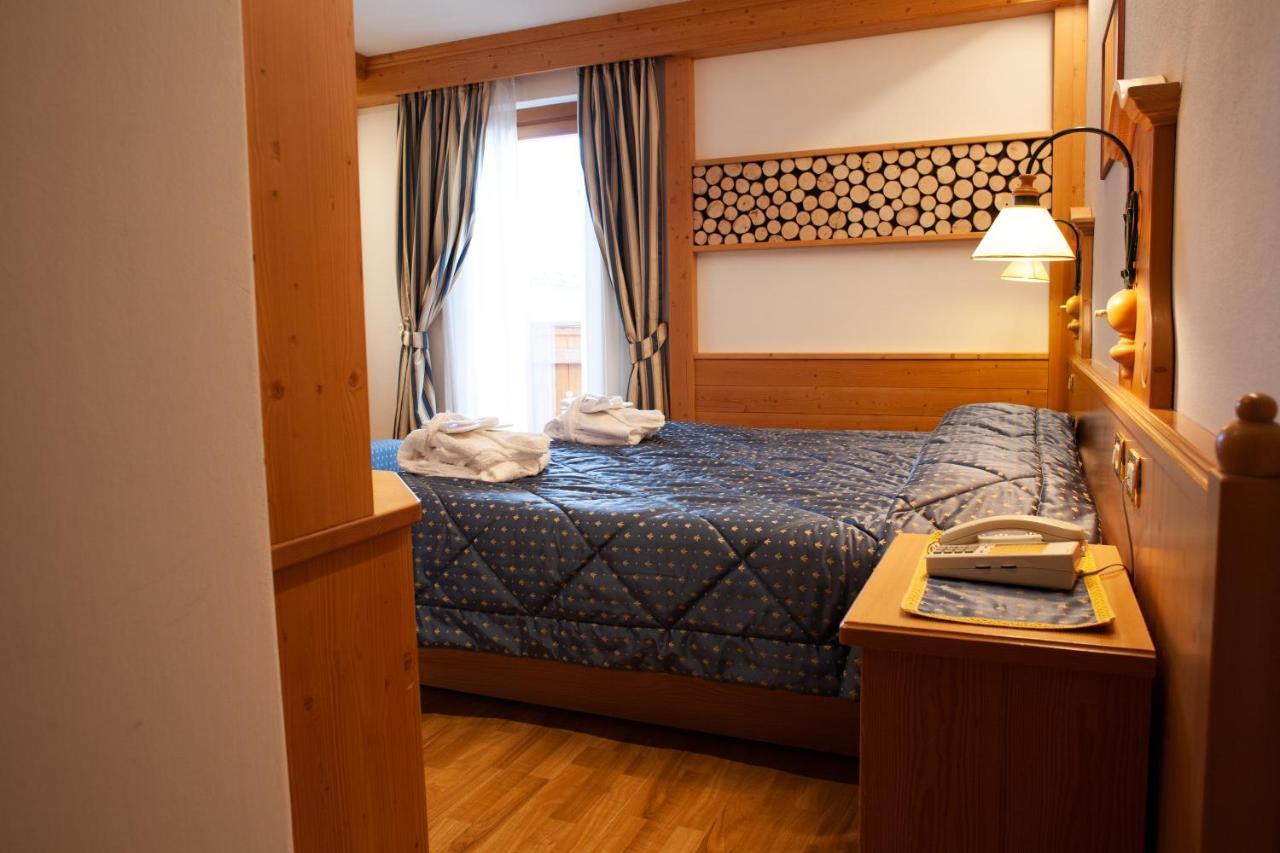 פרום Hotel Posta מראה חיצוני תמונה