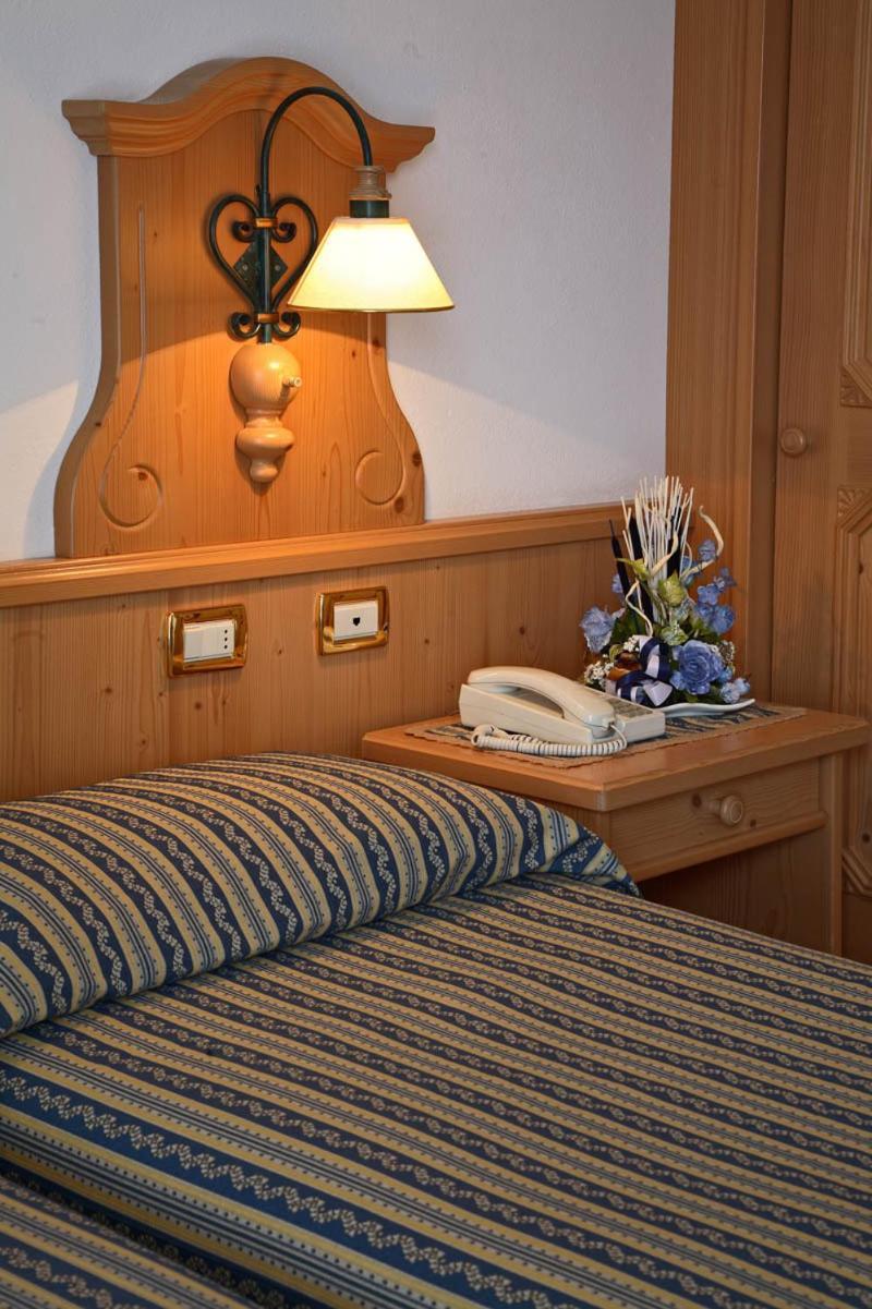 פרום Hotel Posta מראה חיצוני תמונה