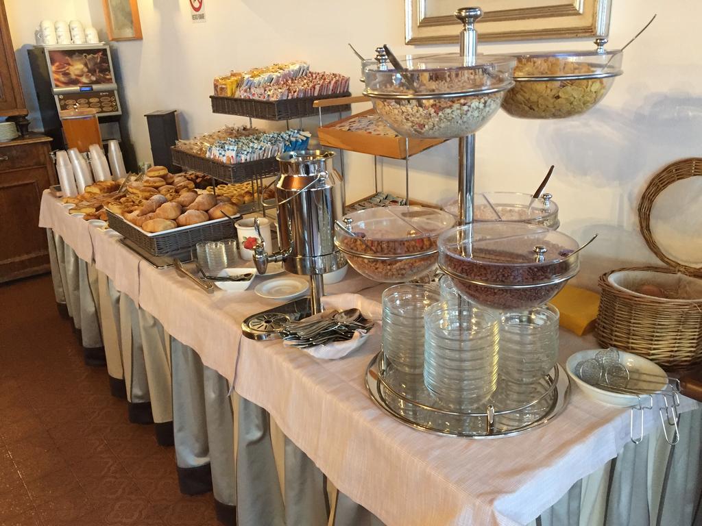 פרום Hotel Posta מראה חיצוני תמונה